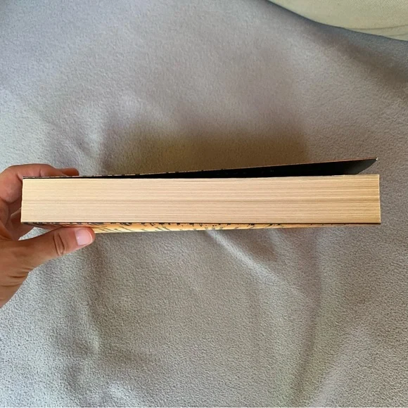 'The It Girl' by Ruth Ware - Picture 3 of 6